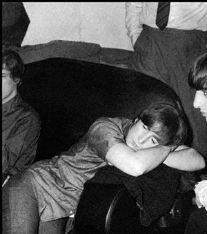 그저 레논이 잠드는 과정일뿐