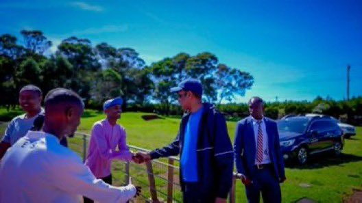 SONNALIVE's tweet image. Ambassador of #Somalia to #Kenya, @Ijabril visited athletes and runners training in #Eldoret, Kenya. He shared words of encouragement and reminded them that they carry the hopes, pride, and dreams of a nation that believes deeply in their potential.