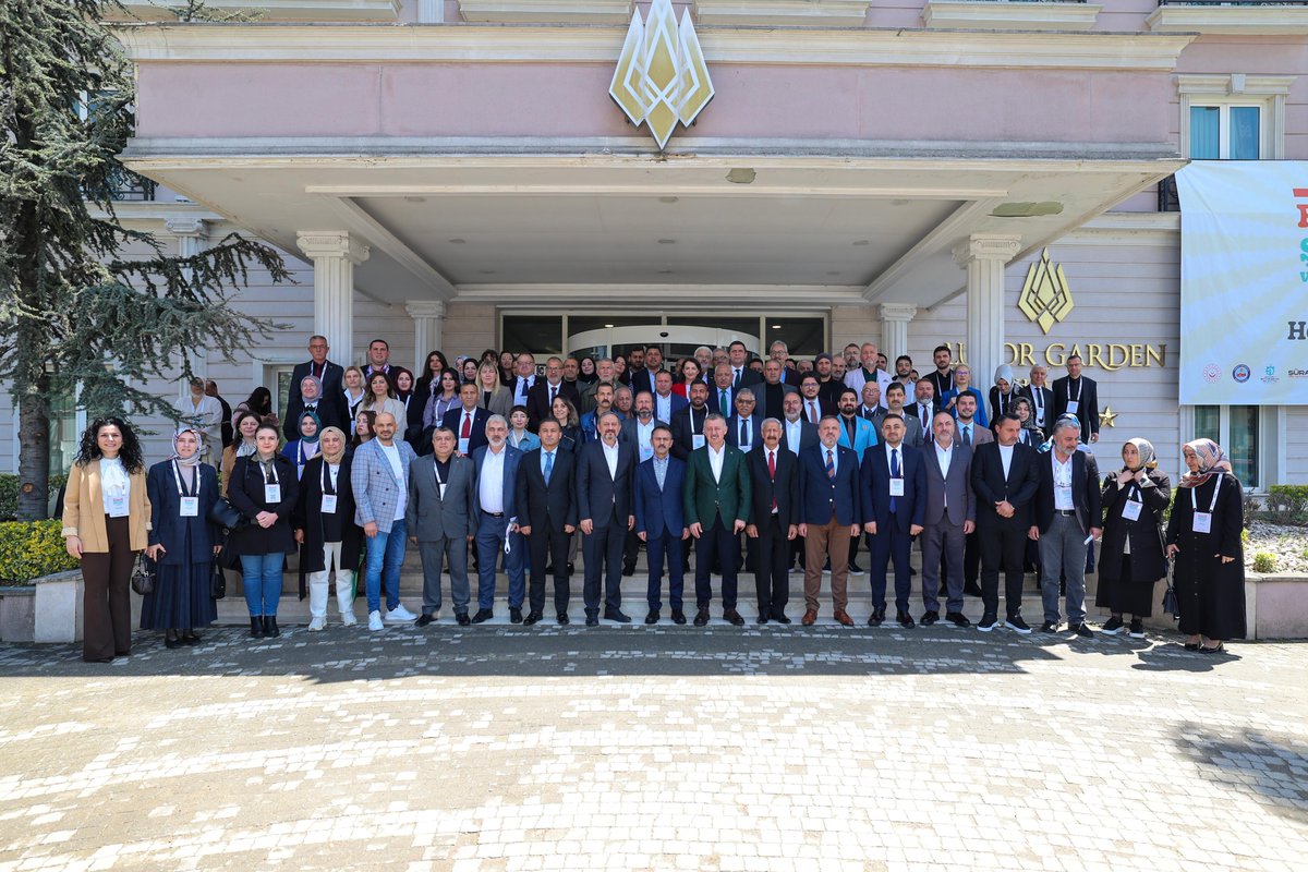 Büyükşehir Belediye Başkanımız Sayın Tahir Büyükakın Roman Şurası ve Çalıştay’ının açılışında konuştu;

▪️Romanlar azınlık değil, bu memleketin asli unsurudur. 

▪️Kocaeli Büyükşehir Belediyesi olarak, Roman kardeşlerimizin yaşam koşullarını iyileştirmek, çocuklarının eğitimine