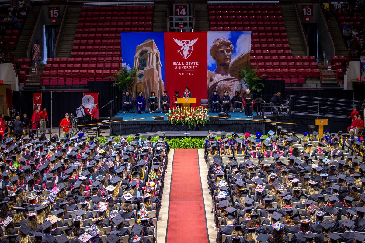 ATTENTION GRADUATES AND FAMILIES: Due to persistent rain and uncertainty about conditions during the time of today's main ceremony, we are officially moving commencement indoors to Worthen Arena. Details: bsu.edu/about/administ…