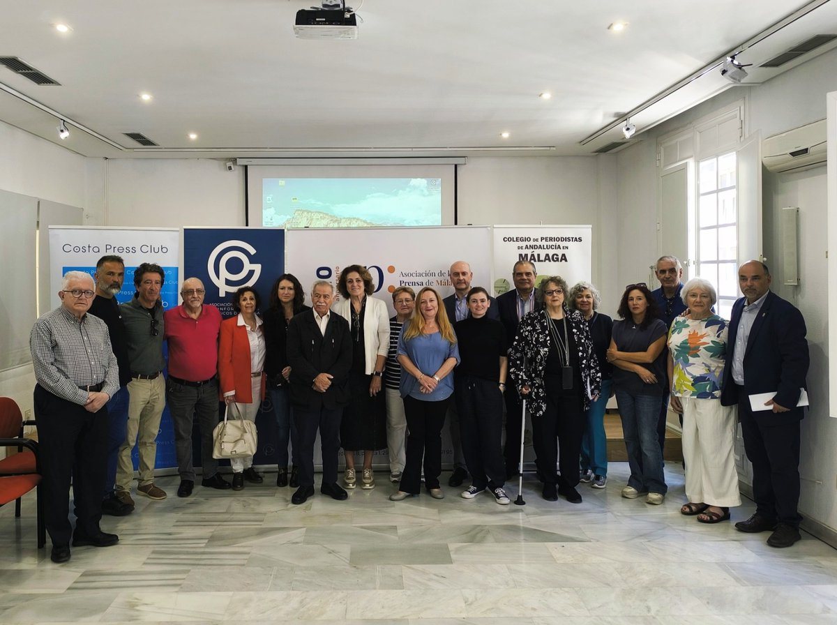Teresa Santos (@purdyts) on Twitter photo Ha sido un encuentro histórico. En nombre de <a href="/PeriodistasAND/">CPPA</a>
gracias <a href="/aprensamalaga/">Asociación de la Prensa de Málaga</a>,<a href="/ComuniFac/">Fac.ComunicaciónUMA</a> ,@acta_periodistas,<a href="/SPA_periodistas/">Sindicato de Periodistas de Andalucía (SPA)</a> ,<a href="/AMIGP1/">AMIGP</a>,@apdrporyivosmlg ,<a href="/CifalMalaga/">CIFALMalaga</a>, <a href="/ffdezalcaide/">Fernando Fernández</a>, Pablo Benticuaga de Acta y Costa Press Club.
3 de mayo. Por el periodismo local. Ha sido un encuentro histórico. En nombre de <a href="/PeriodistasAND/">CPPA</a>
gracias <a href="/aprensamalaga/">Asociación de la Prensa de Málaga</a>,<a href="/ComuniFac/">Fac.ComunicaciónUMA</a> ,@acta_periodistas,<a href="/SPA_periodistas/">Sindicato de Periodistas de Andalucía (SPA)</a> ,<a href="/AMIGP1/">AMIGP</a>,@apdrporyivosmlg ,<a href="/CifalMalaga/">CIFALMalaga</a>, <a href="/ffdezalcaide/">Fernando Fernández</a>, Pablo Benticuaga de Acta y Costa Press Club.
3 de mayo. Por el periodismo local.