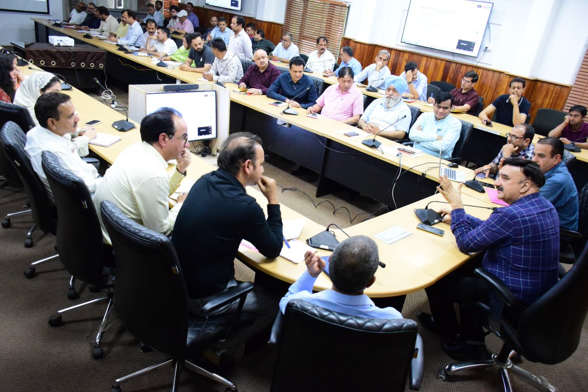 ADDC <a href="/Thakurss111/">Thakur Sher Singh</a> chaired a meeting with officers today to ensure all Tehsil-Block level offices of all deptts are onboard e-office as mandated by the government.

Orientation and necessary guidance was provided by DIO Jammu Sanjeev Kapoor during the meeting.
<a href="/diprjk/">Information & PR, J&K</a> @justcsachin