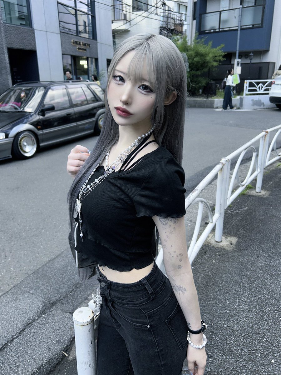 AZATOY_chanmiu's tweet photo. ギャルお姉さんとどこ行きたい？ https://t.co/0i3DiBuLHk