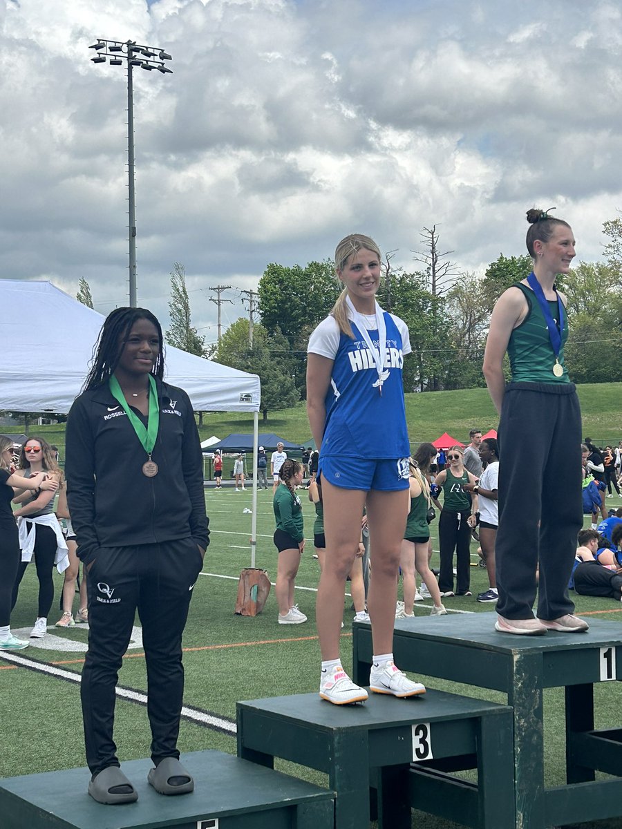 GandyScience's tweet photo. Ella Sammel Pine Richland Invitational medalist in 3 events! 
100m hurdles 3rd / High jump 3rd/ 300m Hurdles 2nd
Congratulations Ella 💙🤍💙 
@Trinity_Hillers @TrinityAreaSD @t https://t.co/kYtdEabD14