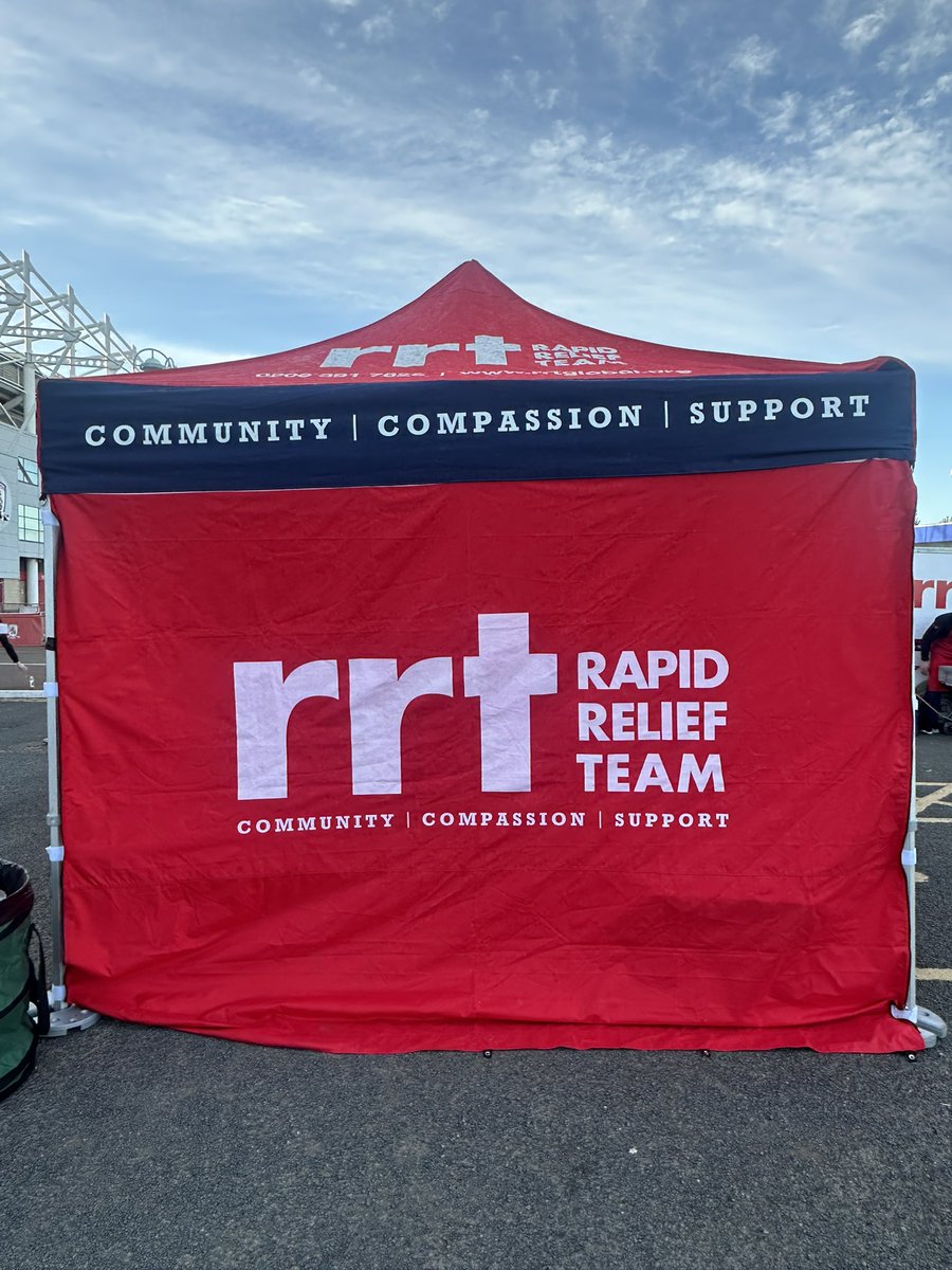 NitelightC's tweet photo. Rapid Relief Team UK provided us breakfast after the #ceosleepout, they donated what was left over to us. We took it to our Middlesbrough hub so that people who are homeless could also enjoy a nice breakfast, they thoroughly enjoyed it, thank you
#cashlessaid #reducingfoodwaste https://t.co/Nth10J0kND