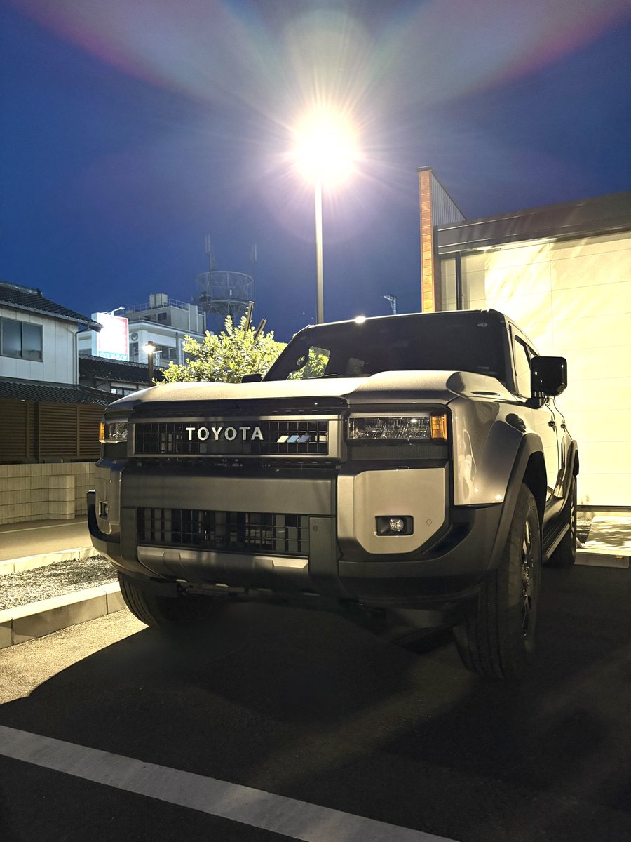 今年のGWは遠出をせず近場で。
ランクルの運転席でコンビニコーヒーを飲むの、けっこう好きなんです〜
ランクル250