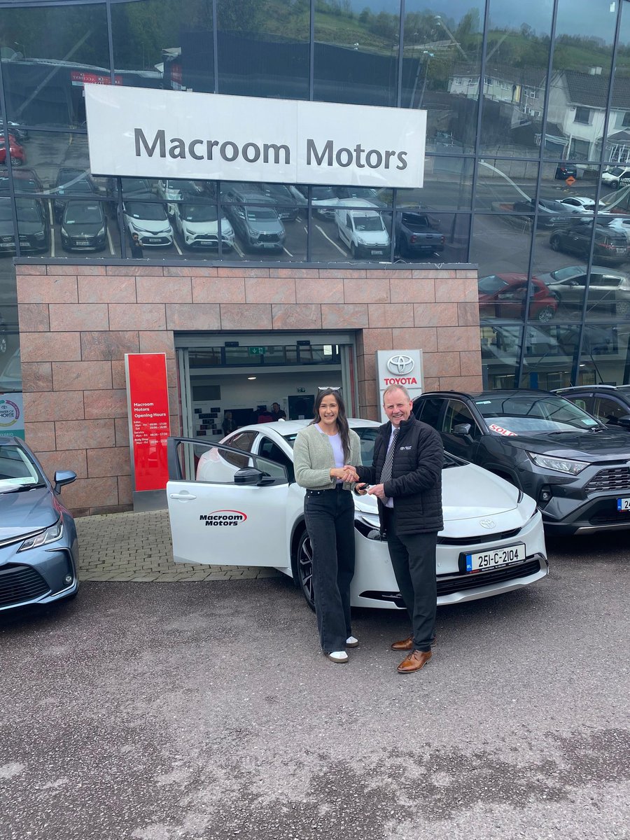 Great to see Macroom Motors support two-time Olympian (and local sporting legend) Phil Healy, and hand her the keys to her Toyota Prius. 👏
Support like this goes a long way to helping athletes like Phil compete on the world stage.