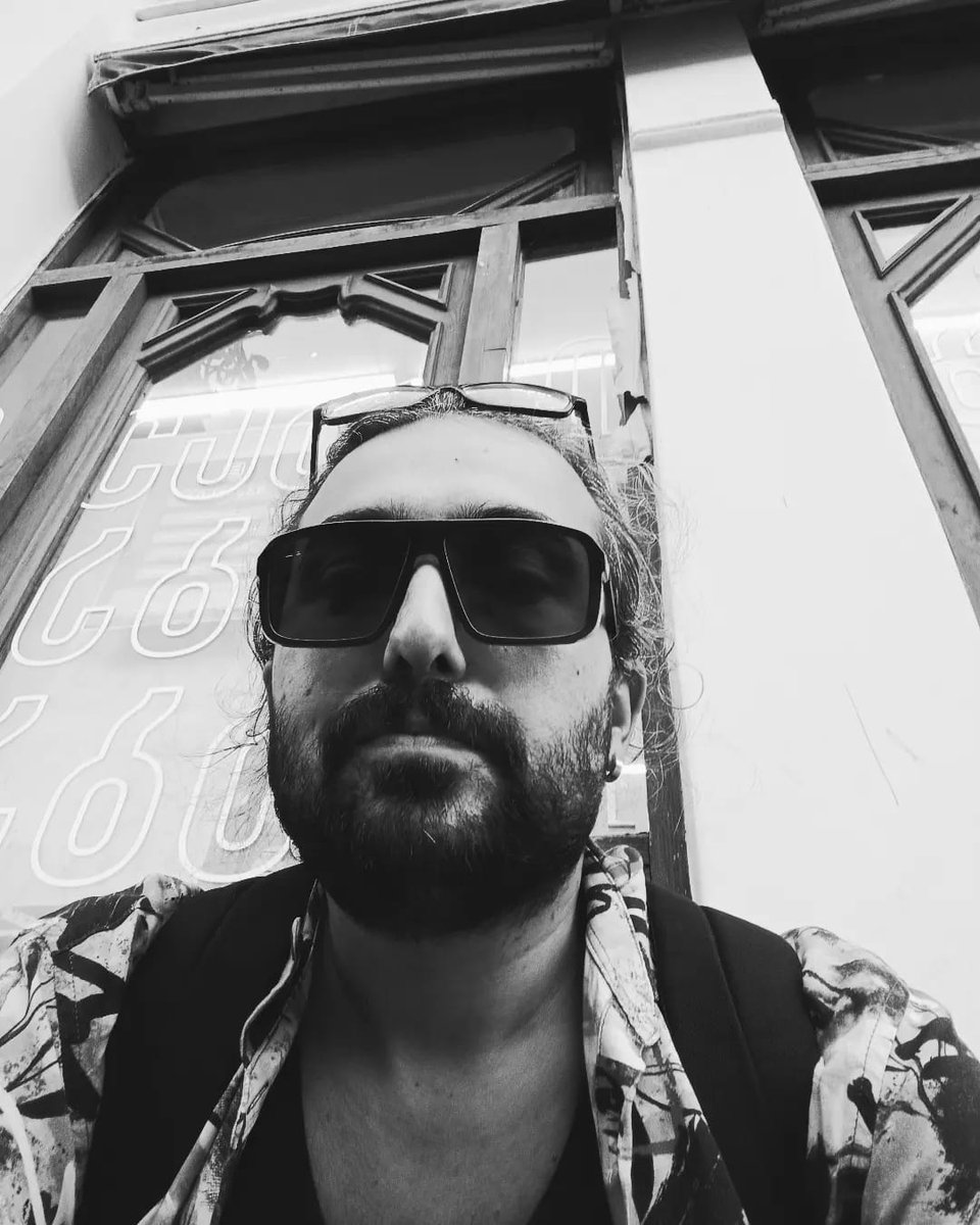 Süleyman Berç Hacil'den bir şiir Grunge Poetry'de: "Gençliğim Ayva".

Şiiri okumak için tıklayın: grungepoetry.com/2025/05/03/gen…