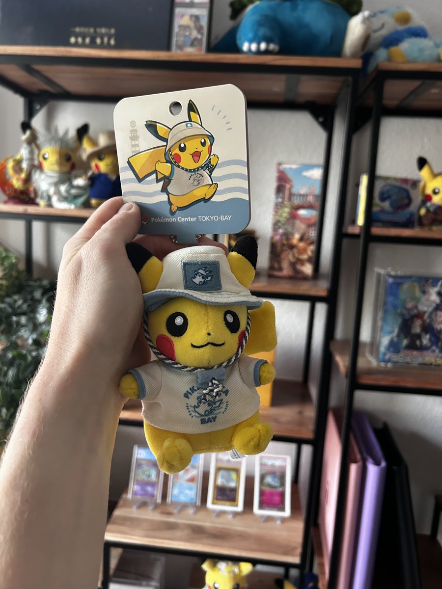 hannesmeinname's tweet photo. HUGE Love to @d4mnis for bringing me the ✨Tokyo Bay Pika✨ from his japan vacation!
it‘s so damn cute…🥹
#PokeCenter #Pokemon https://t.co/zRHhUNi3Hb