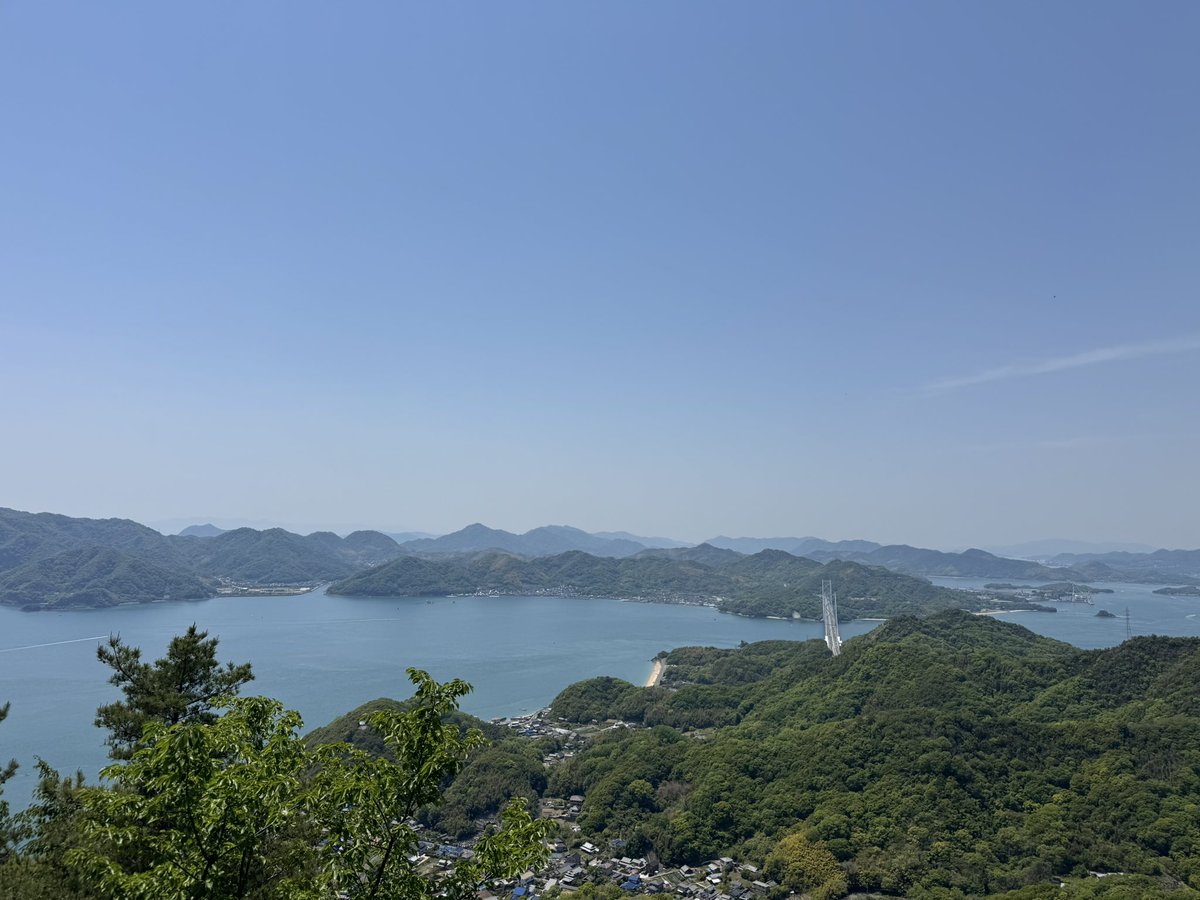 dofiro's tweet photo. バイク旅4日目🏍️
今日はしまなみ海道と瀬戸大橋を回って香川県に行きました。とちらも見るものを圧倒する壮大な景色で見てて楽しかったです(^ ^)四国はなんか見応えのある景色が多いなと思いました☺️最後は旅先で30kmランニングして終了🏃旅先でなにしとんって突っ込まれそうですがw https://t.co/6f0SHYejug