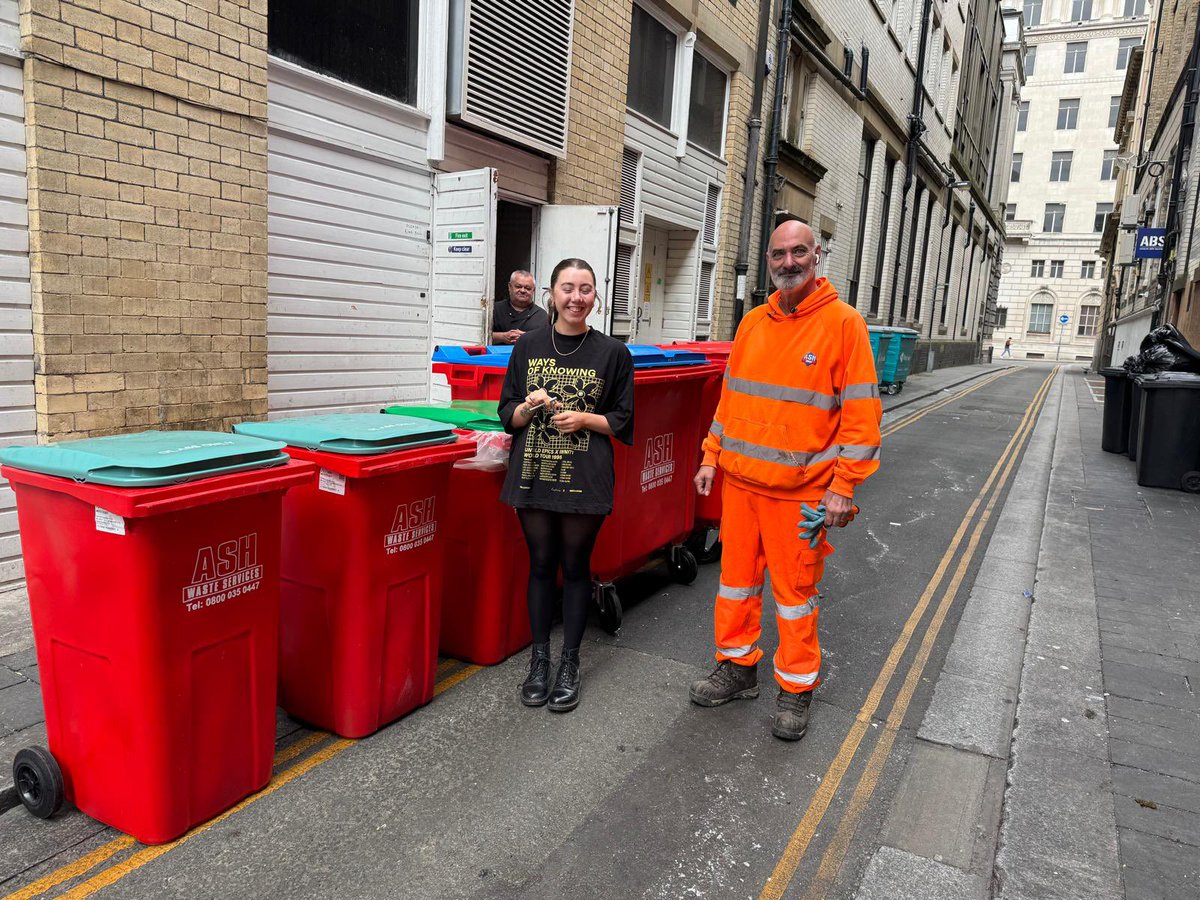 We took a phone call at 9am this morning from a new customer of ours based in Liverpool city centre to be advised the current supplier had removed bins earlier than expected, leaving them without bins going into a busy bank holiday weekend. 11:15am… bins delivered, no problem!!