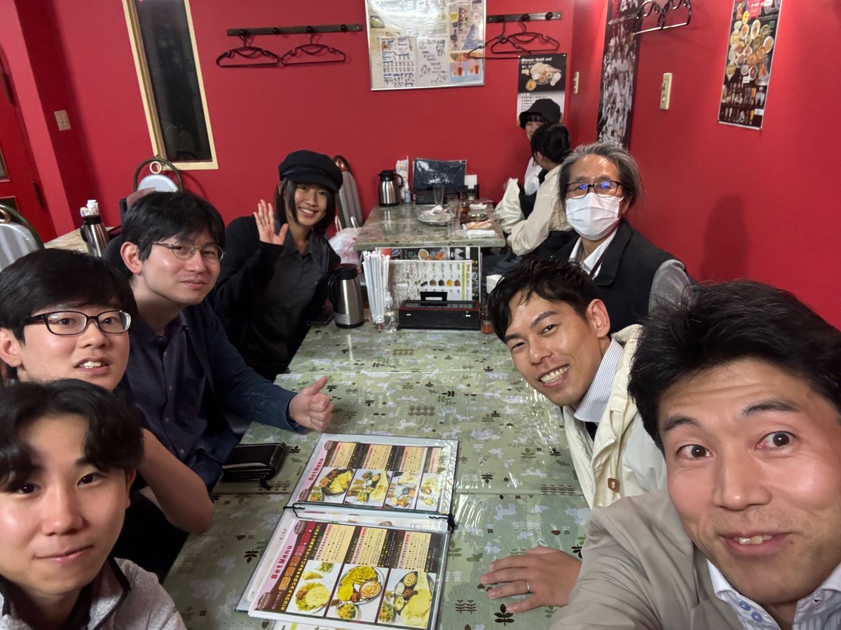 初日のタスクを終えて、腹ごしらえ。明日に向けてエネルギーチャージです