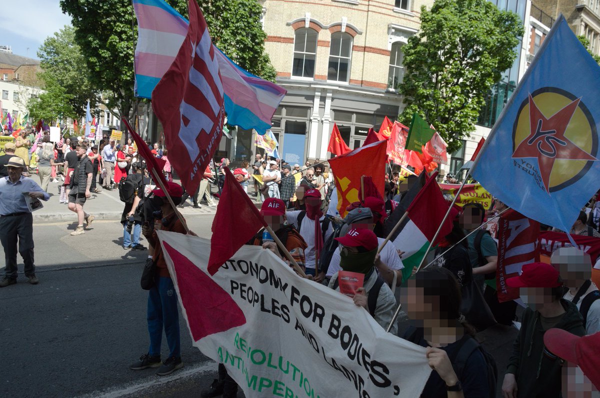 FlagRedNews's tweet photo. 🚩Revolutionary May Day

A unified Revolutionary Anti-Imperialist bloc was formed in London on International Workers' Day, they emphasised the leading role of the Proletariat in anti-imperialist struggle and opposed reactionary leaders in the Trade Unions

https://t.co/c2BFyOkYsU https://t.co/O96l48mUqt