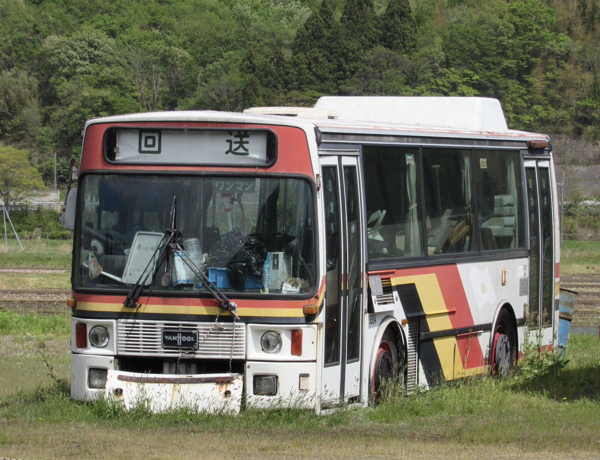 宮城県某所にある 元名鉄バス 9504号車 バンホールAU138 の 廃車体(廃