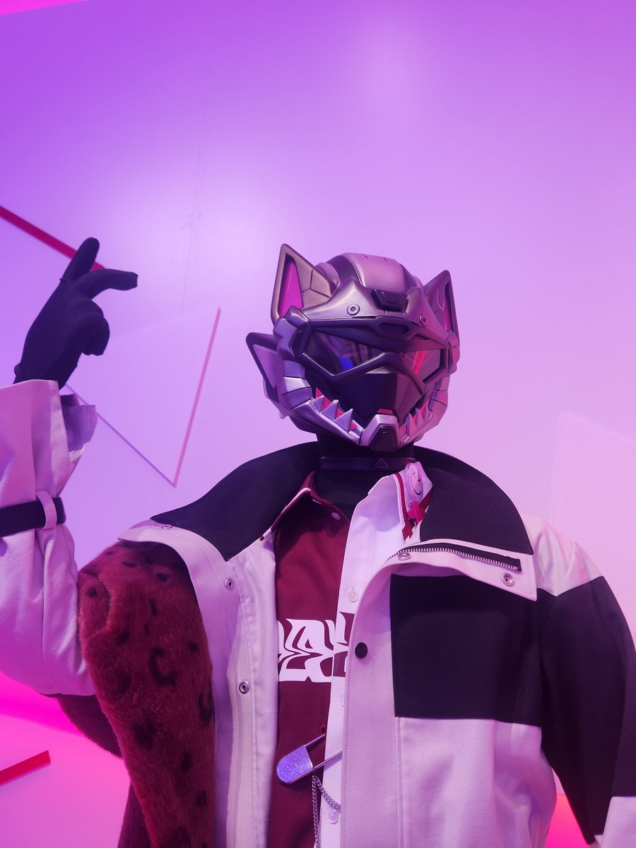 komi0209's tweet photo. フェス展の展示実在感えぐすぎていろんな角度から撮ったけど、最高すぎる...😏 https://t.co/kiX0UY5WvL