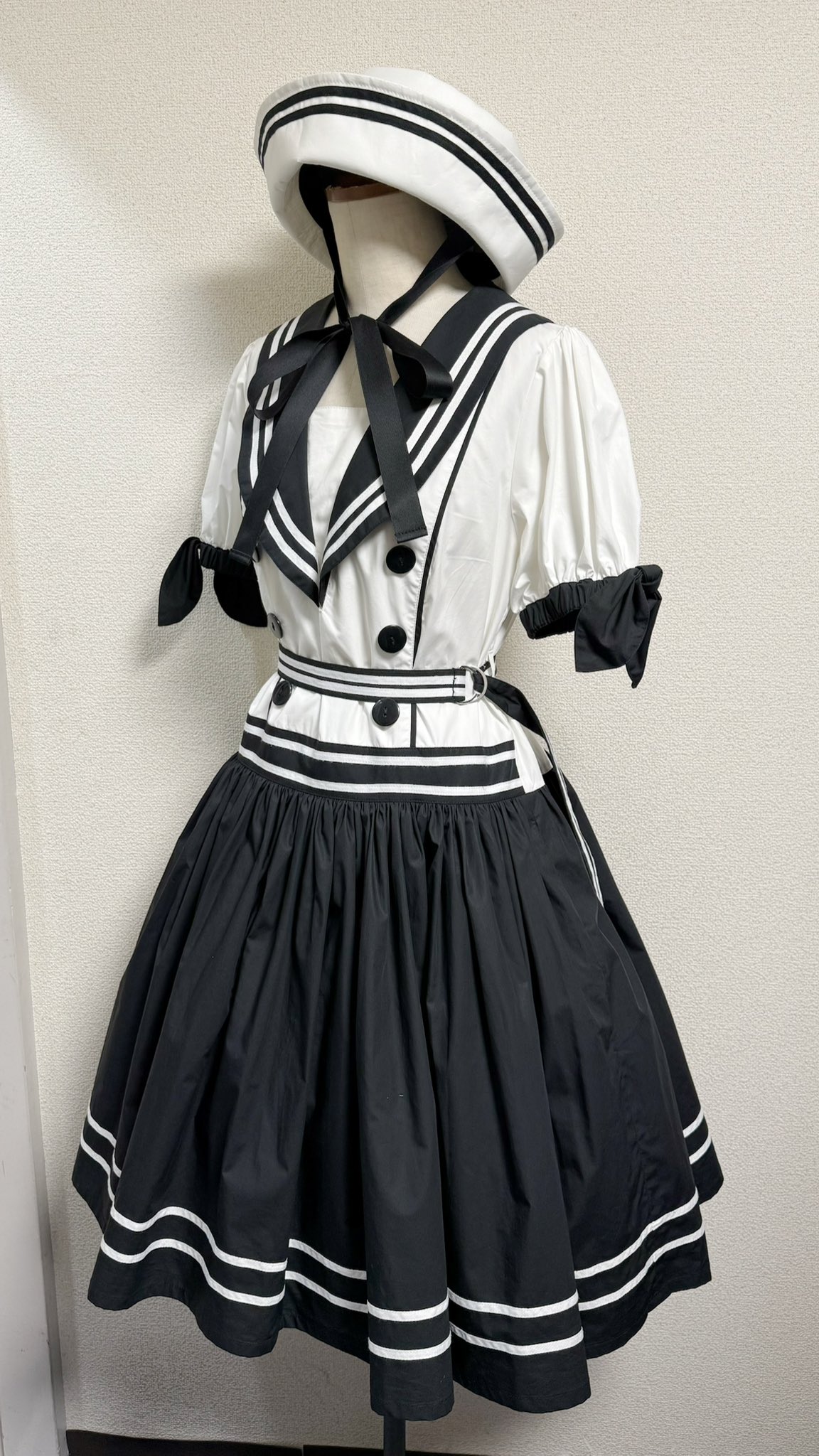 セブンイレブン 冬ギフト 2024 Drop1号店 Physical on  X: 服、靴