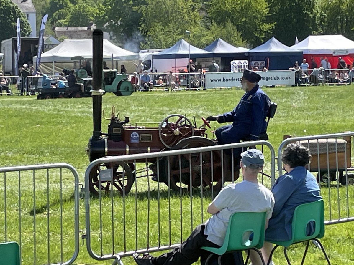 Mark & Susan Jones tweet media