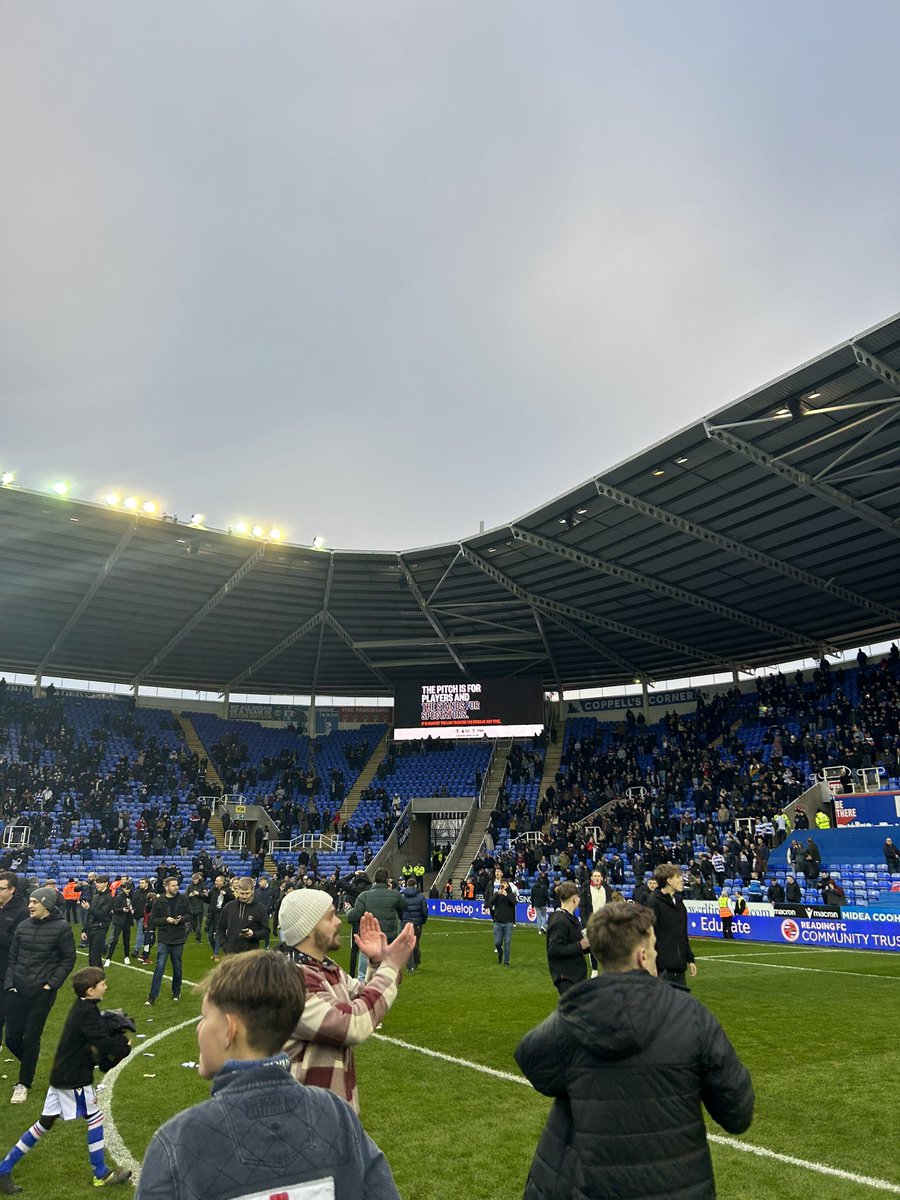 harry_chafer's tweet image. It’s our footy club, always has been and always will. Here’s to another 153 years we feared may never happen. @TheTilehurstEnd #readingfc