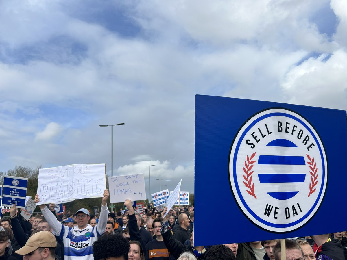 harry_chafer's tweet image. It’s our footy club, always has been and always will. Here’s to another 153 years we feared may never happen. @TheTilehurstEnd #readingfc