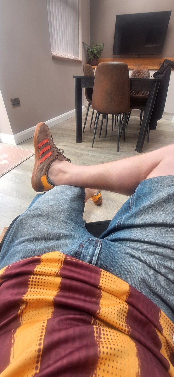 cluer87's tweet photo. @adiFamily_ Has to be claret and amber(ish) Athens for today's massive game 🐓🐓🐓 https://t.co/DFy3DFulpE