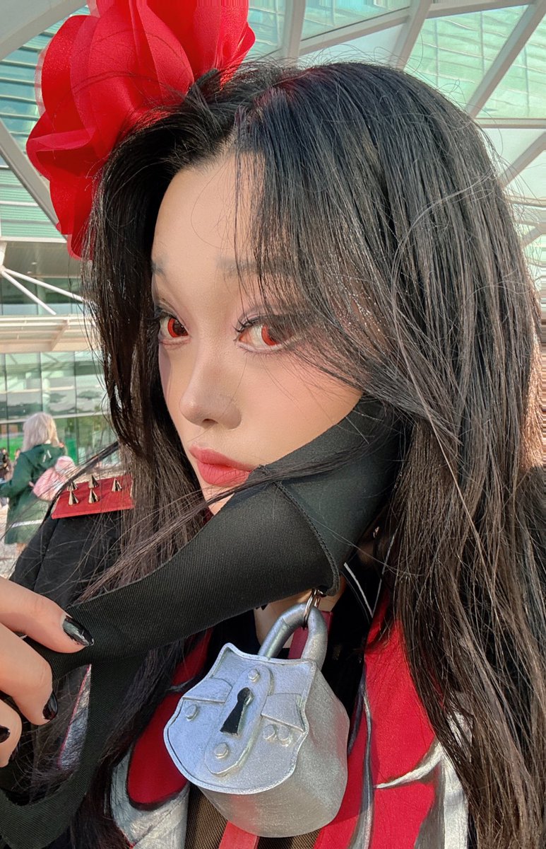 sebit_cos's tweet photo. #니케코스프레대회 #nikkekrcosplay #nikkecosplay 

마스크 속 비밀🤫 “메이든”으로 출전하여 
의상상 받았습니다!

 멋진 분 참가자 분들과 대회를 
빛낼 수 있어서 뜻 깊은 하루였습니다:)

첫 대회였던지라 많이 부족하였는데
상까지 주셔서  다시 한번 감사드리고
모두 수고하셨습니다🙇 https://t.co/nWtAeBwbMa