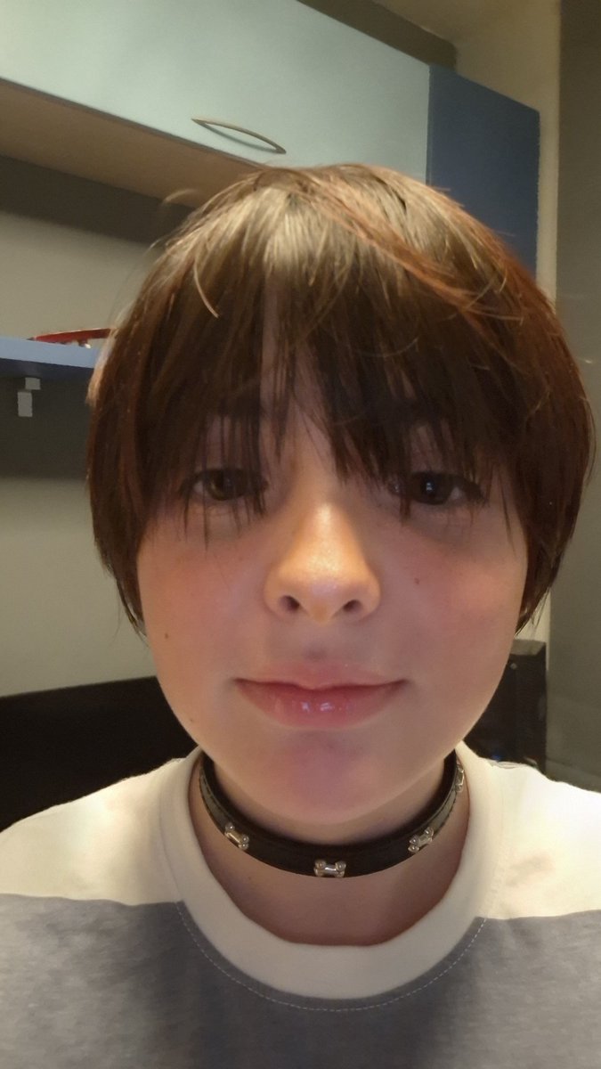 Duck_bl200's tweet photo. Con gloss, no salgo muy bien pero bueno :3
#femboy #fypシ #Parati #foryou #gloss #Makeup #maquillaje #pintalabios #Chico #trans #LGBTQ #transboy #chicotrans https://t.co/AdrLAXMDRJ
