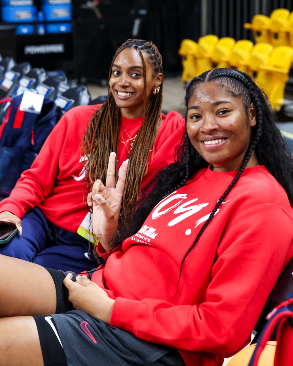 Ole Miss Women's BB (@olemisswbb) on Twitter photo Happy Birthday to our graduate manager, Riane! π₯³
We hope you have the best day! Happy Birthday to our graduate manager, Riane! π₯³
We hope you have the best day!