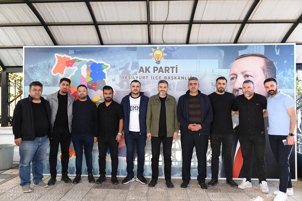 ramazanyaylaci's tweet photo. 📍AK Parti Yeşilyurt İlçe Başkanlığı

Yönetim Kurulu Üyemiz @Mehmet_ozknnn44 ile birlikte Öz Sağlık İş Sendikası Başkanı Mustafa Türkoğlu ve yönetimini ilçe binamızda ağırladık.

Nazik ziyaretleri ve hoşsohbetleri için kendilerine teşekkür ediyorum. https://t.co/ytzlk0oZ0U