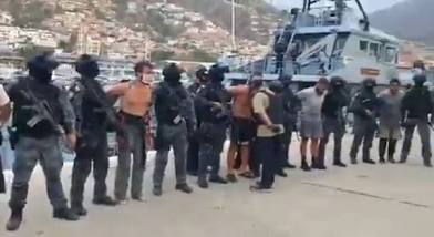 Hoy #3May hace 5 años  La Unión Cívico Militar lograron desarticular la Operación Gedeón donde quisieron desestabilizar nuestra patria para buscar una invasión extranjera y poder tomar el poder a la fuerza... 
No han Podido Ni Podrán 🤜🇻🇪🤛 #FuriaBolivarianaPermanente
#CHCh