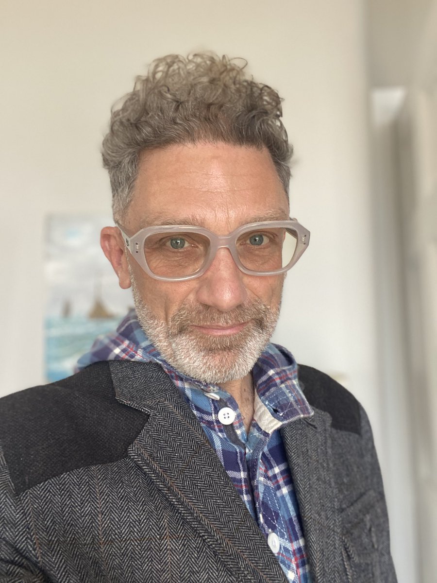 C F Barrington (@barrington_cf) on Twitter photo Book Signings Day 1: Author upgrade 2.0. New specs. New haircut. My signature, however, will still be illegible. Oh well, <a href="/Waterstones_Edi/">Waterstones Edinburgh West End</a> , here I come! 😀
<a href="/HoZ_Books/">Head of Zeus</a> #darkacademia #bookish #fiction #readers #thriller Book Signings Day 1: Author upgrade 2.0. New specs. New haircut. My signature, however, will still be illegible. Oh well, <a href="/Waterstones_Edi/">Waterstones Edinburgh West End</a> , here I come! 😀
<a href="/HoZ_Books/">Head of Zeus</a> #darkacademia #bookish #fiction #readers #thriller