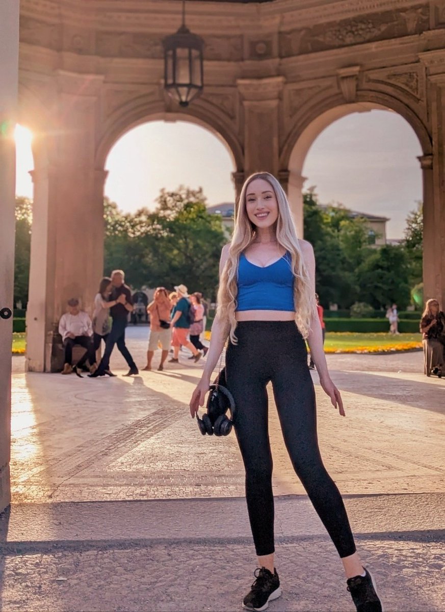Munich's Diana Temple during golden hour 🥹 The last days have made me feel so alive, thank you for every beautiful meetup, conversation, dance &amp; music collaboration 💙🎙️

(Also our city's tango dancers meet up here in summer, it looks so romantic &amp; beautiful when they dance) 🌌