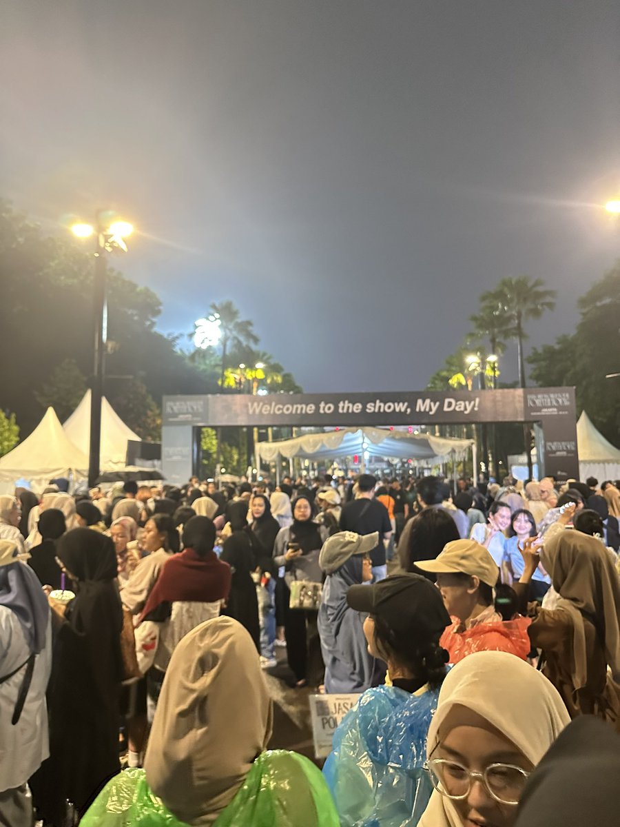 wonfeelmyhear's tweet photo. rame juga my day berserikat #DAY6 #Day6inJakarta #DAY6WORLDTOUR #MECIMA_NOT_PROfessional https://t.co/ES7JdCW74Y