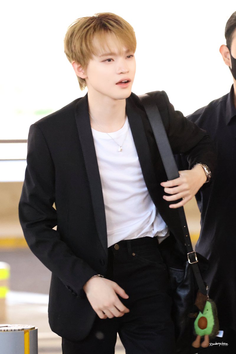 Strawberry_CL_'s tweet photo. 250503 PKX🛫 
#천러 #辰乐  #CHENLE #NCTDREAM https://t.co/JFZrjJCJLQ