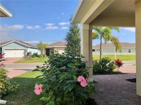 傅希秋第八套房曝光！
地址为仍佛州：8832 Swell Brooks Ct, North Fort Myers, FL 33917，2021年10月12日购入，购买价格35万美元。房主：Bob Fu International Llc，通讯地址为傅希秋在米德兰市的地址。这也是迄今发现的傅希秋名下在佛州的第六套房。這，這，這是洗錢的方式嗎？