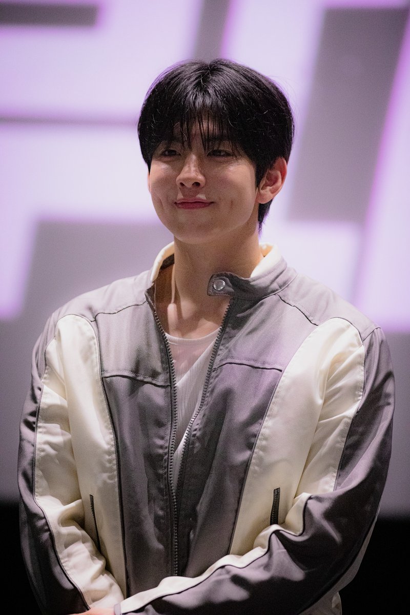 variouslife_t's tweet photo. 야당 무대인사, 임성균 (창락 역) https://t.co/qlrBNGVmWQ
