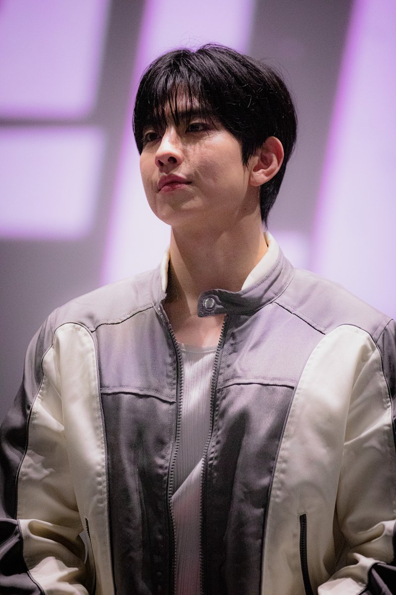 variouslife_t's tweet photo. 야당 무대인사, 임성균 (창락 역) https://t.co/qlrBNGVmWQ