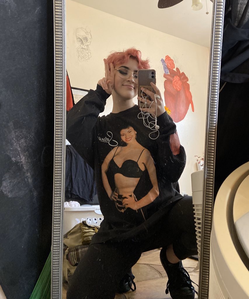 clothes me and no clothes me are v different so i put two pics but