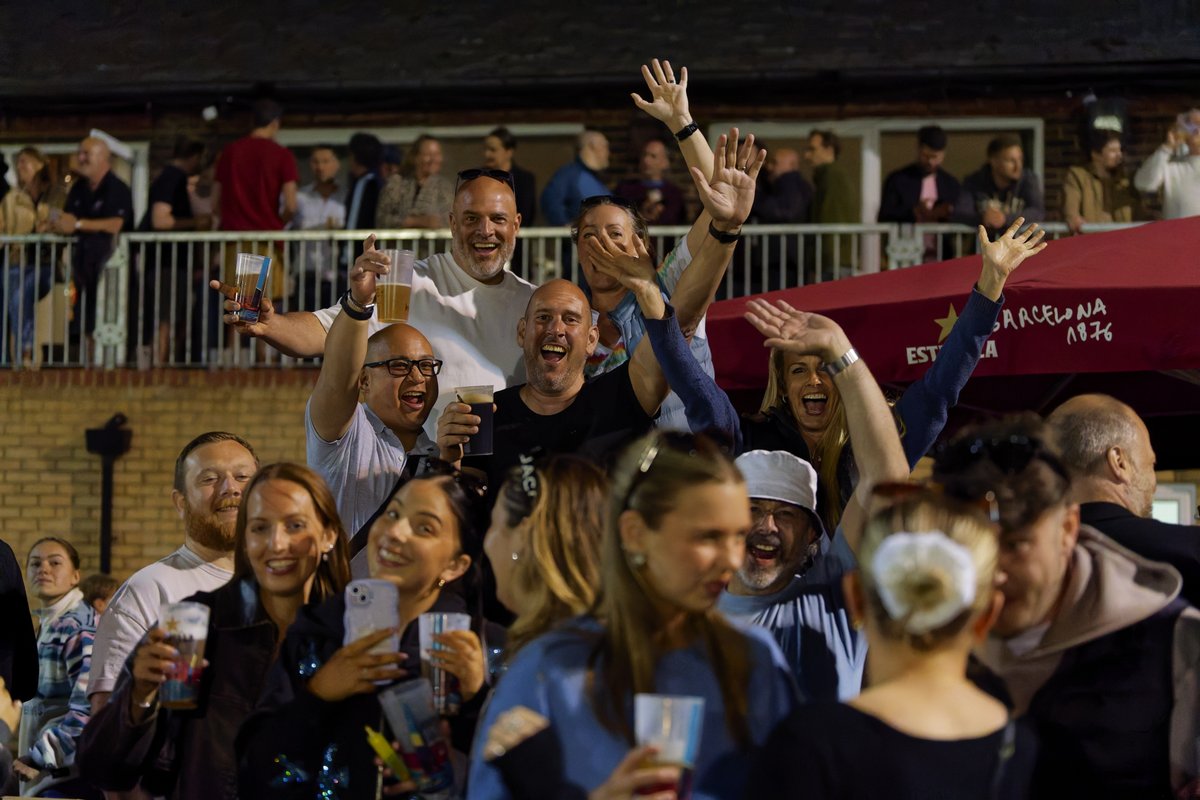 🔥 FULL-TIME | Chinnor RFC 41–22 Nottingham RFC
Big win at Kingsey Road in our first-ever home clash vs Nottingham!
Attacking flair + home support = magic 🏉⚫⚪
Next up: Ealing Trailfinders away (10 May)
Album: snapzman.co.uk

#ChinnorRFC #ChampionshipRugby