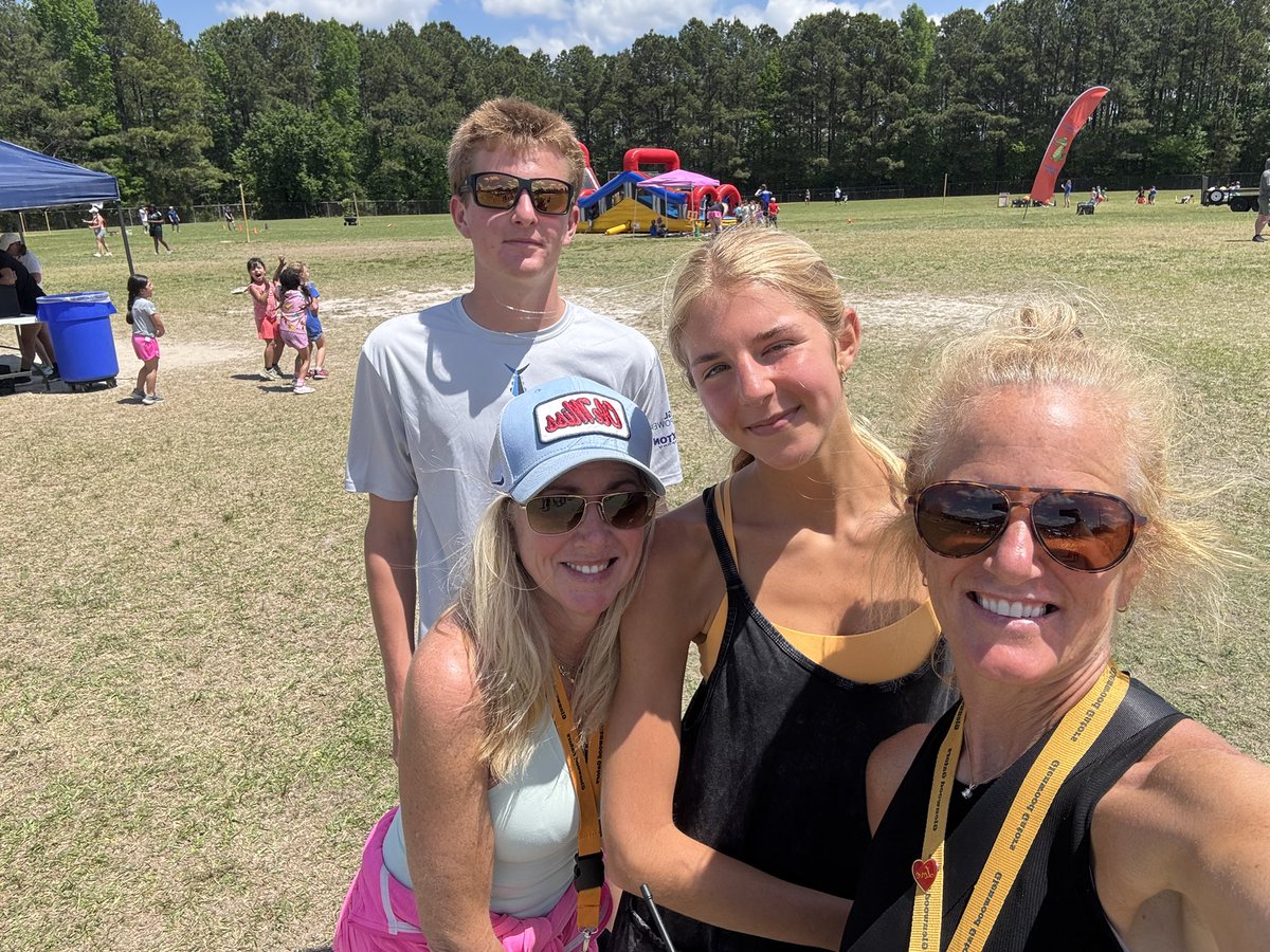 PEw/Cherry_ontop tweet media