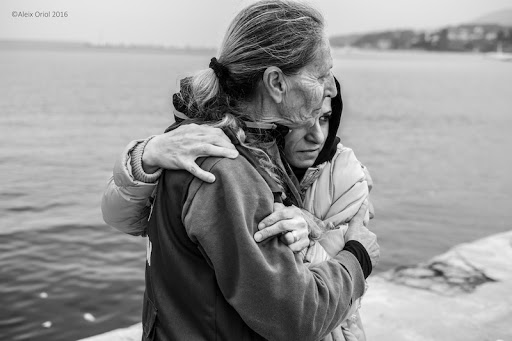 UNA SOCIEDAD DESHUMANIZADA

Vivimos en una sociedad cada vez más deshumanizada, donde se percibe al otro como una resistencia a nuestros deseos o como la recompensa a nuestros caprichos. La parábola del buen samaritano no ha perdido vigencia. Son pocos los que interrumpen su