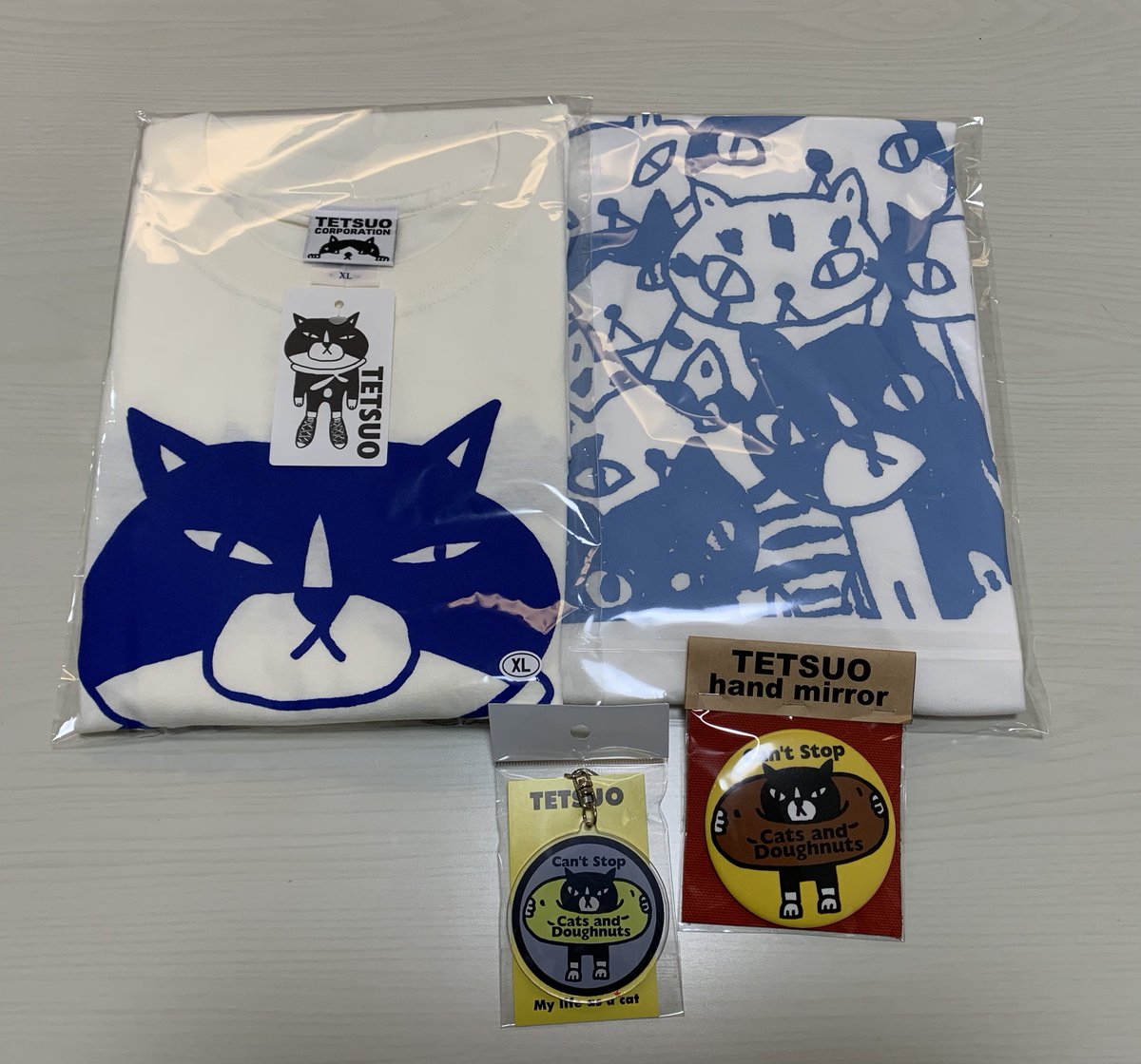 komugi56285's tweet photo. 大阪のにゃんこ博覧会へお出掛けしてきました③

Tシャツもいろいろ買ってしまいました

#nyanko_expo 
#にゃんこ博覧会
#TETSUO
#necoossan 
#_mon_brand 
#jimofish https://t.co/9HF8TaUlw4