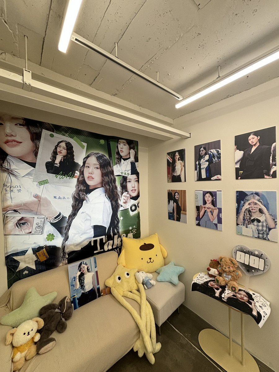 ps_O728's tweet photo. 미효니 생카에 갔는데 쩡이존도 있도라고요?😻
#take_a_memory
#10년차연애중 https://t.co/rttwi5UUmo