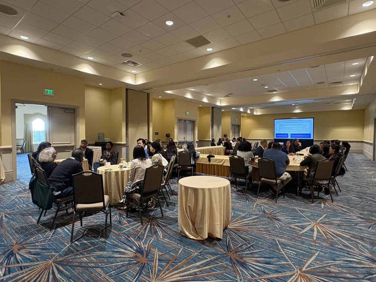 Up and at ‘em early for the last day of #ASRASPRING25 - gorgeous sunrise over the <a href="/RosenShingleCr/">Rosen Shingle Creek</a> lake and breakfast with some brilliant minds about the evolving health equity landscape #asradiversity <a href="/UcheUmehMD/">Uchenna Umeh, MD, FASA, FASRA</a>