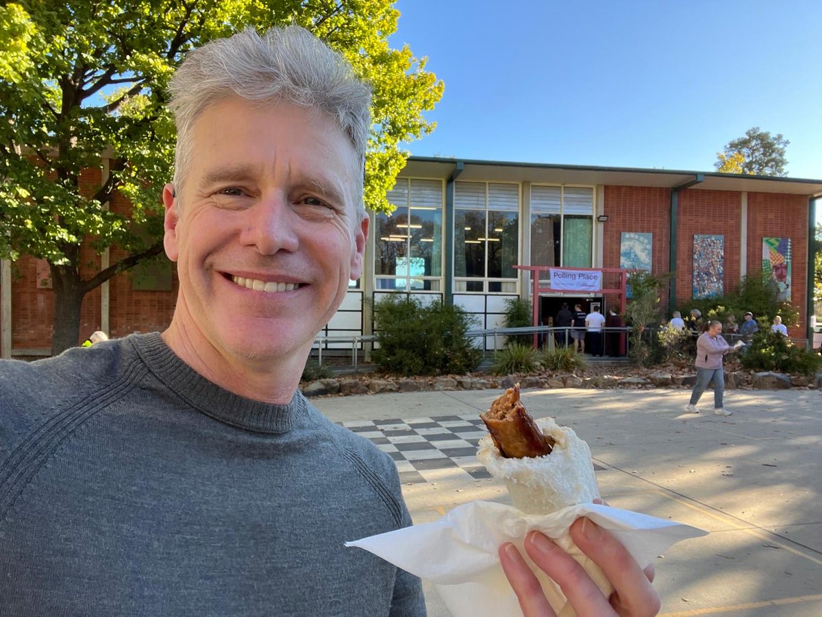 Back home for our 2025 election and engaging in Australia’s great democratic system. Wonderful to hang out with voters at my local primary school with a democracy sausage !