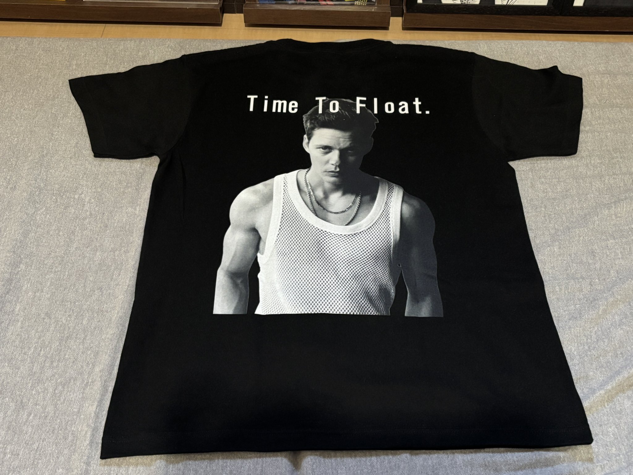 ビル・スカルスガルド 直筆サイン入り Tシャツ ビル・スカルスガルド