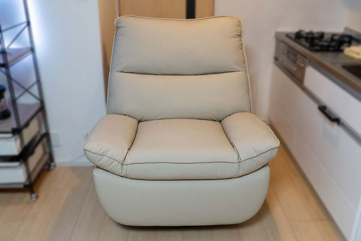 KEF47223925's tweet image. 🛋️【くつろぎの新定番】

ゆったり座れる手動リクライニングソファ「FlexiSpot XRC5」
読書、映画、昼寝――
何気ない時間が、少しだけ特別に感じられる一脚です

全機能＆使い心地をレビューしました👇
remote-life.biz/flexispot-xrc5/

#PR #FlexiSpot #XRC5 #desksetup