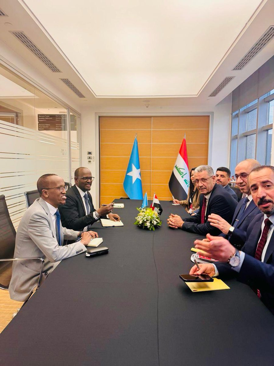 ArabeyHashi's tweet photo. #NRSummit 2025 the Somali delegation led by our Minister @DahaShire  held meetings with his counterparts from Azerbaijan, Iraq, and Libya on the sidelines, Discussions focused on enhancing cooperation, capacity building, and exploring partnerships to promote sectoral progress https://t.co/iBTyEEpNBz