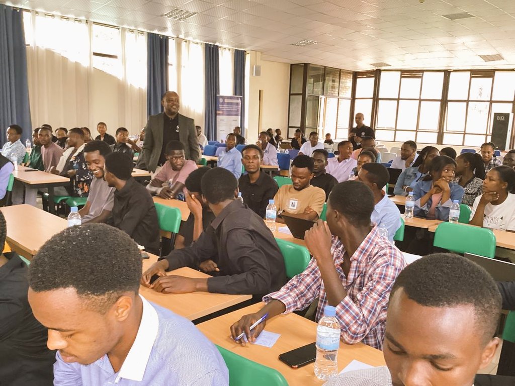 SCORE_RWANDA's tweet photo. "The Global Research Workshop is ongoing! After an inspiring session by @Fostino21 participants are gaining valuable knowledge and insights. With #GlobalResearchRW, we are shaping the future of research!"
@medsar_rwanda @AfrHealthconnkt @Uni_Rwanda @GSU_Rwanda https://t.co/FcElmL5bs6
