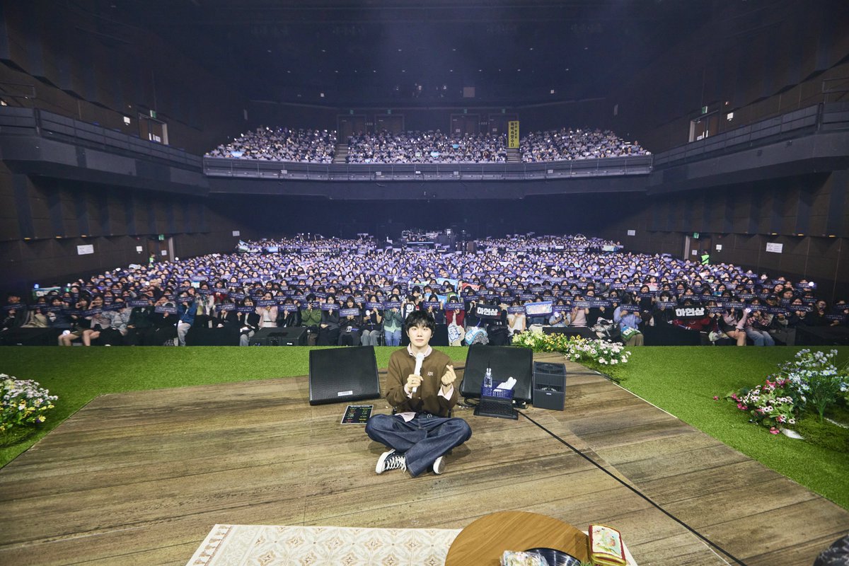 hahyunsang_twt's tweet photo. 2025.05.03 2025 하현상 팬미팅 <어느 날의 현상>

#하현상 #Hahyunsang
#어느날의현상 https://t.co/L6w3PpLIlb