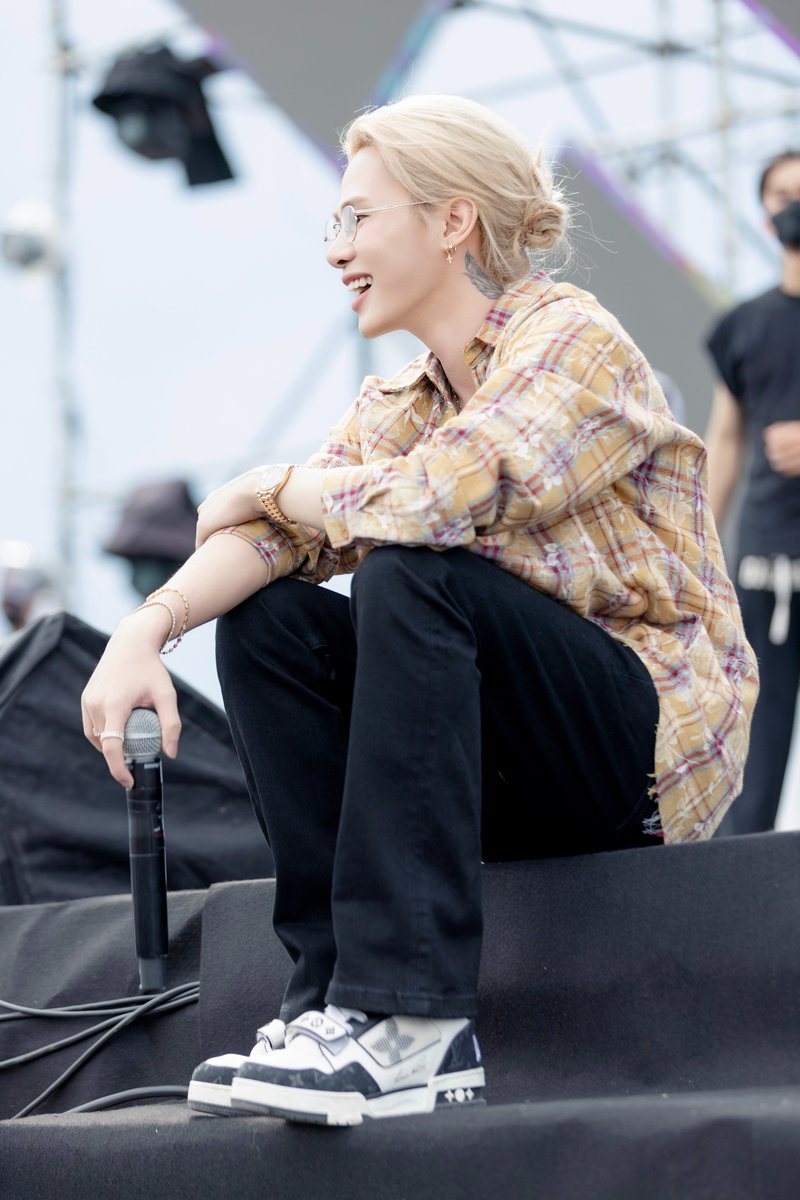 phuongtuan_j97's tweet photo. 🌻 https://t.co/VaiFLOBTOn